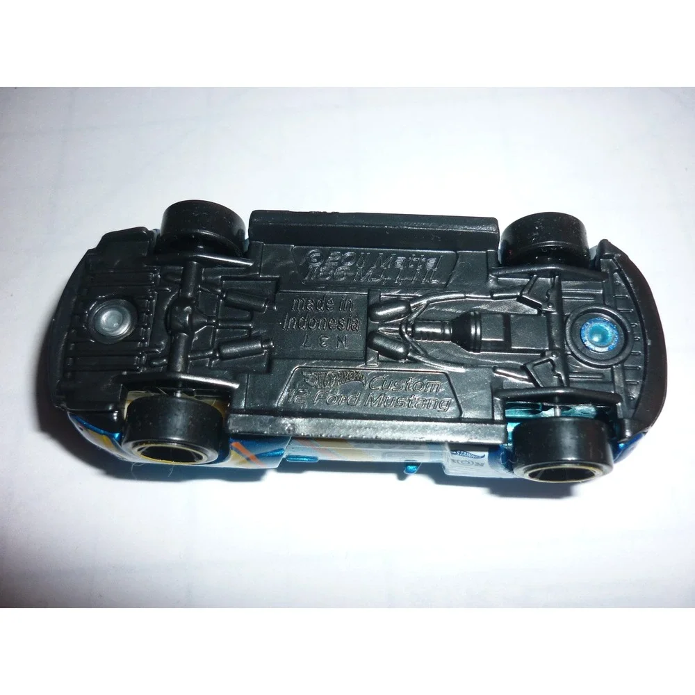 Hot Wheels 2011 Custom Ford Mustang Blue‎ Race Car Diecast Toy 1/64